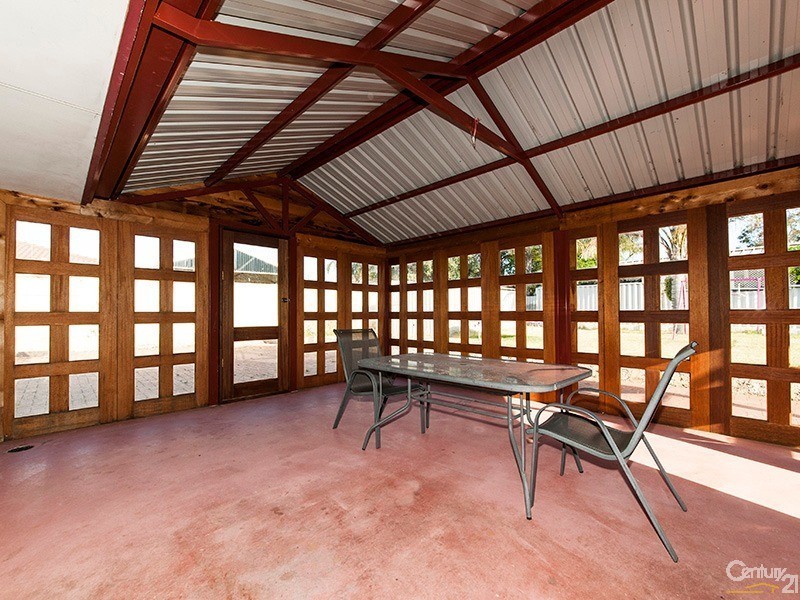 5 Dimitrios Ct, Hocking WA 6065