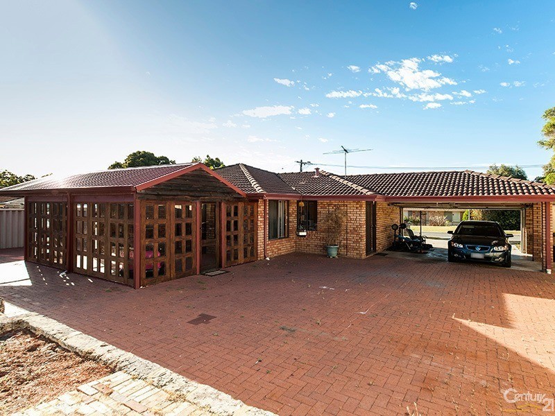 5 Dimitrios Ct, Hocking WA 6065