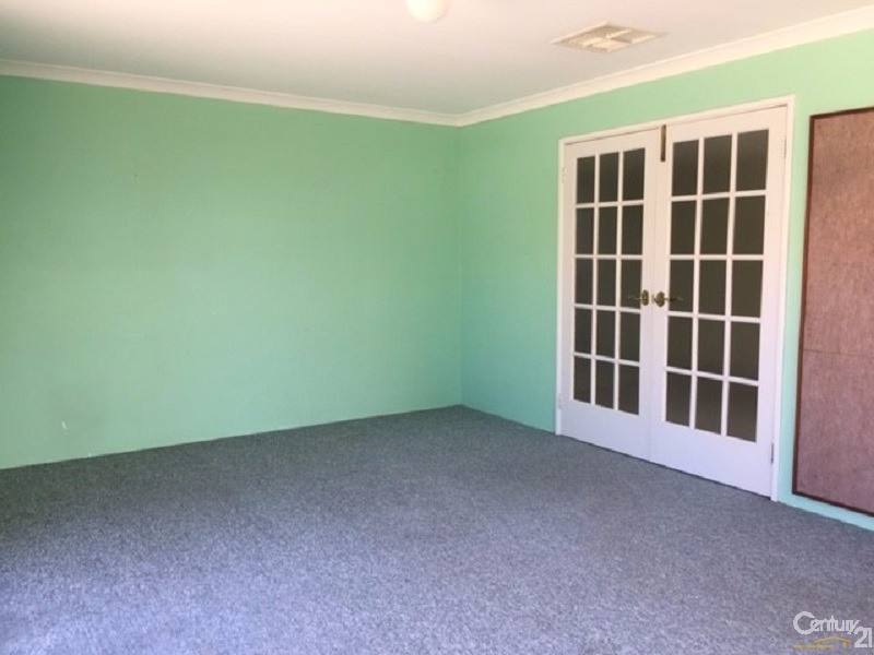 17 Trigger Plant Avenue, Ellenbrook WA 6069