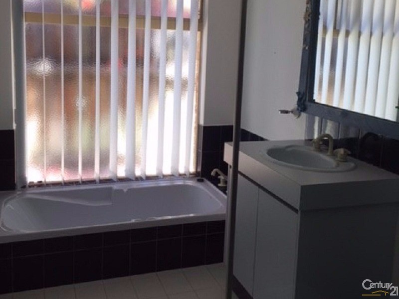 17 Trigger Plant Avenue, Ellenbrook WA 6069