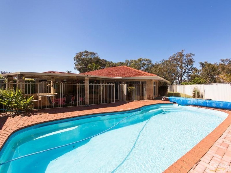 18 Antrim Court, Woodvale WA 6026