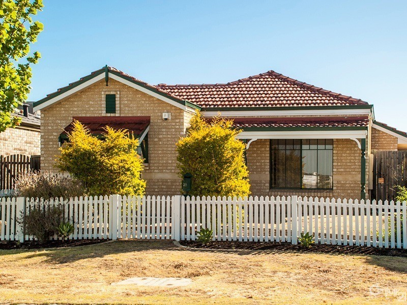 21 Sunray Circle, Ellenbrook WA 6069