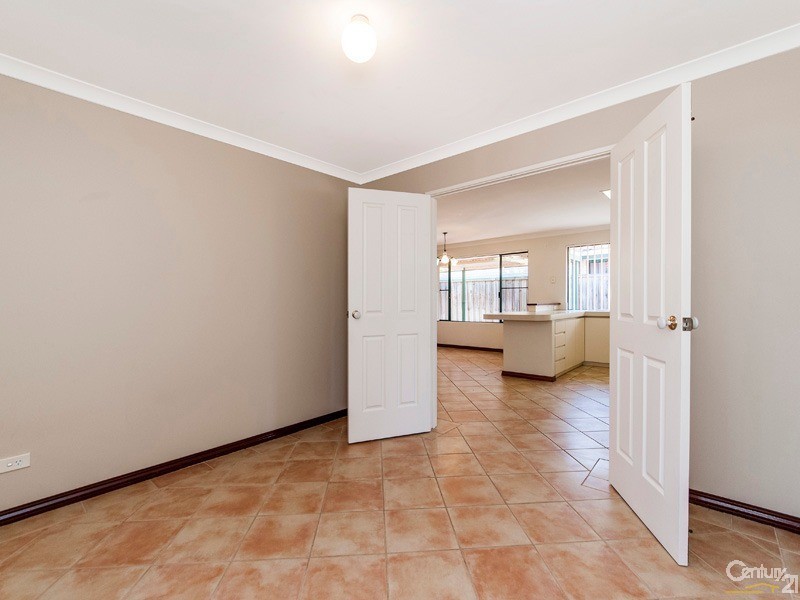 21 Sunray Circle, Ellenbrook WA 6069