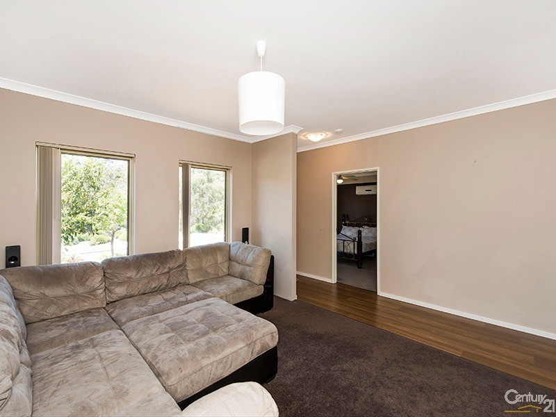7 Tullawood Drive, Aveley WA 6069