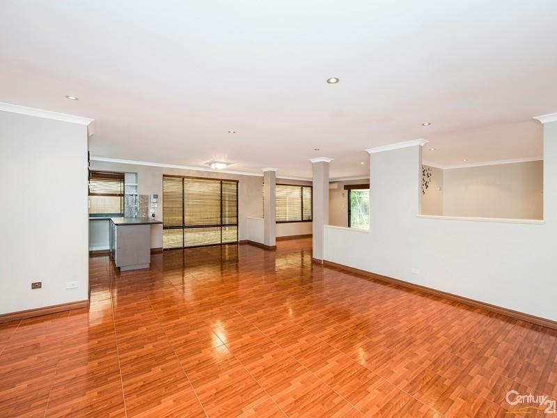 16 Oakhill Heights, Ellenbrook WA 6069