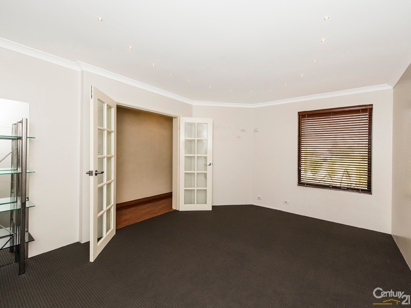 16 Oakhill Heights, Ellenbrook WA 6069