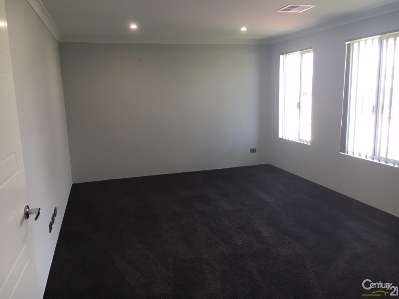 6 Halcyon Crescent, Aveley WA 6069