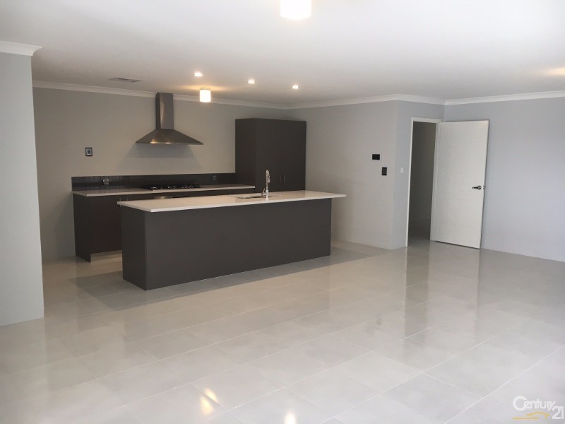 6 Halcyon Crescent, Aveley WA 6069