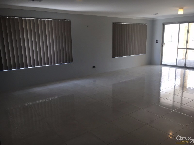 6 Halcyon Crescent, Aveley WA 6069