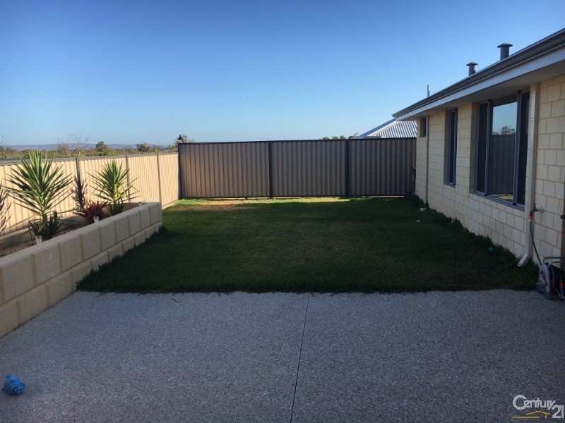 6 Halcyon Crescent, Aveley WA 6069