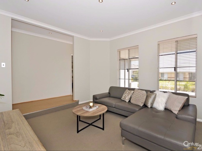 15 Mona Vale Loop, Ellenbrook WA 6069