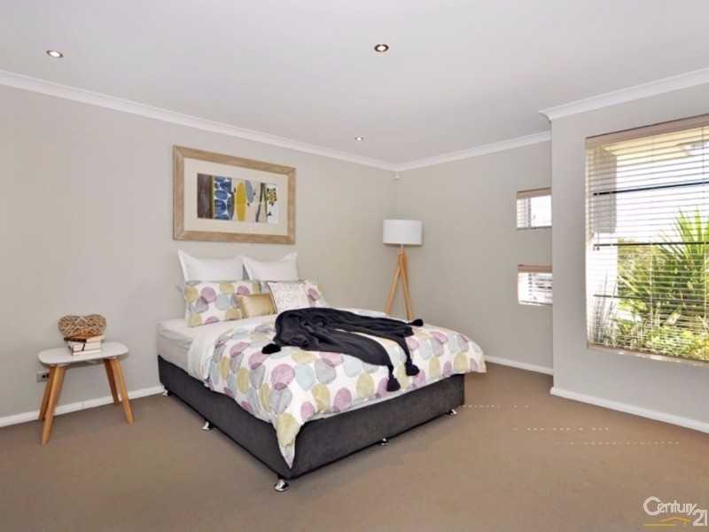 15 Mona Vale Loop, Ellenbrook WA 6069
