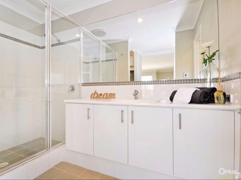 15 Mona Vale Loop, Ellenbrook WA 6069