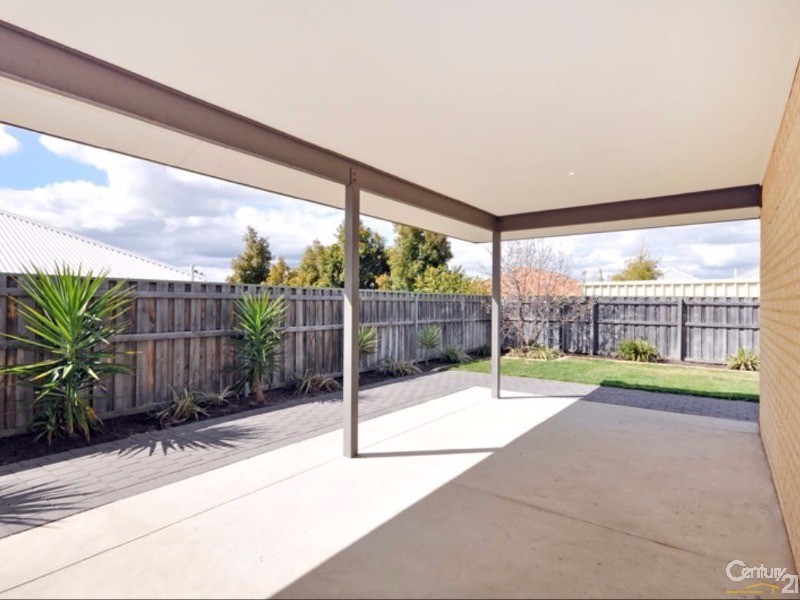 15 Mona Vale Loop, Ellenbrook WA 6069