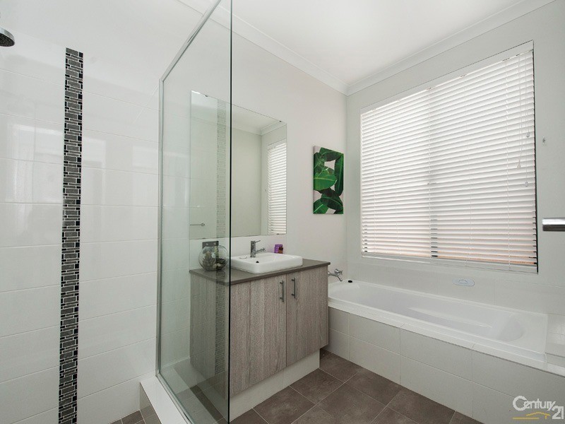 25 Lindberg Boulevard, Ellenbrook WA 6069