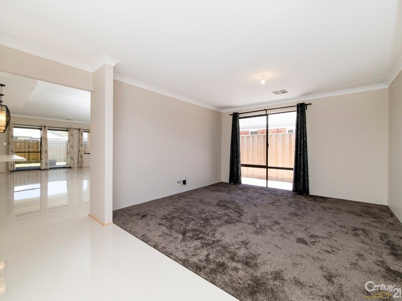 10 Hinxman Drive, Ellenbrook WA 6069