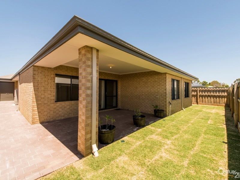 10 Hinxman Drive, Ellenbrook WA 6069