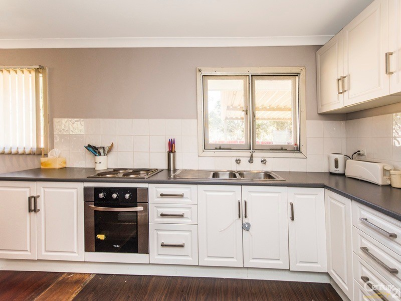 2 Caporn Street, Bullsbrook WA 6084