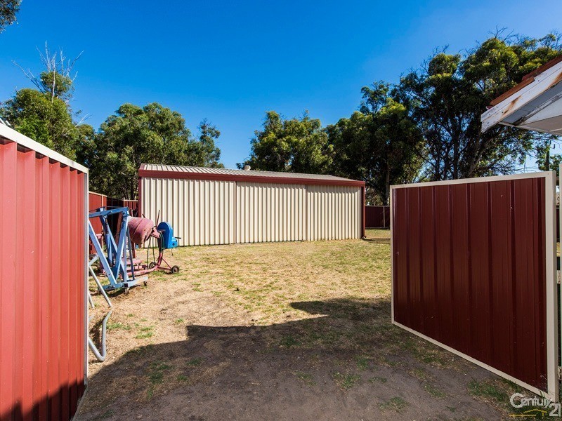 2 Caporn Street, Bullsbrook WA 6084