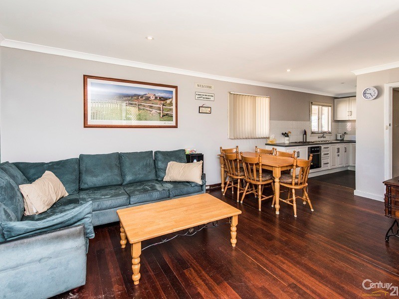 2 Caporn Street, Bullsbrook WA 6084