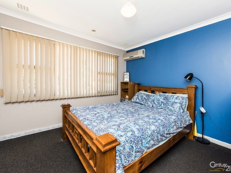 2 Caporn Street, Bullsbrook WA 6084