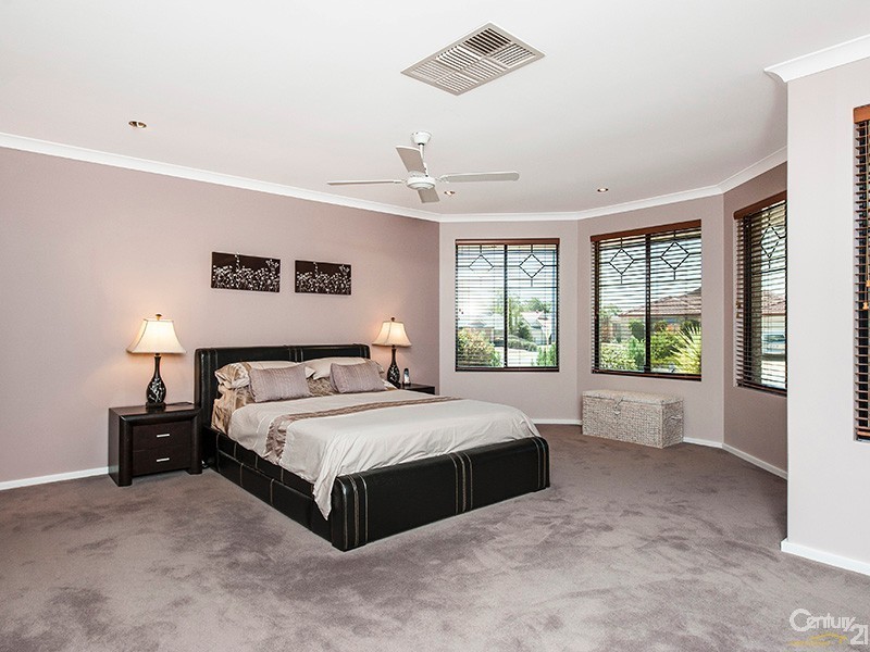 4 Glade Terrace, Ellenbrook WA 6069