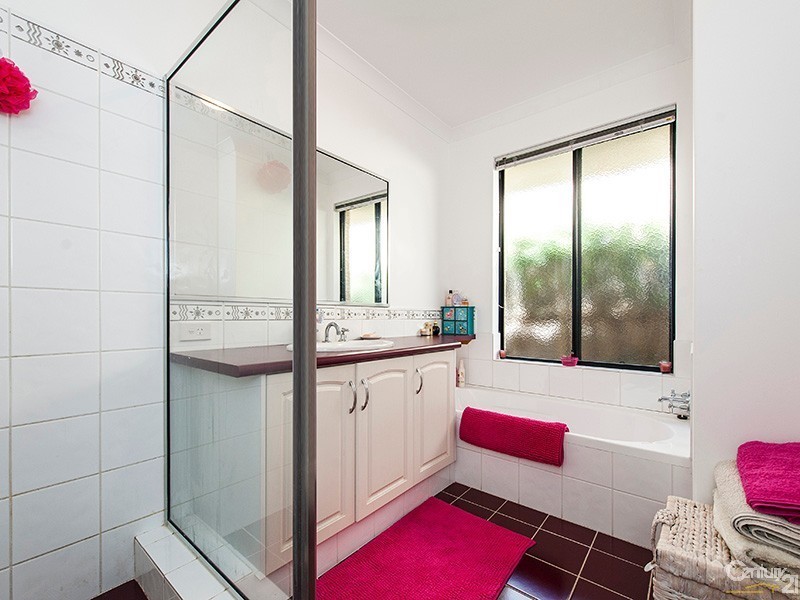 4 Glade Terrace, Ellenbrook WA 6069