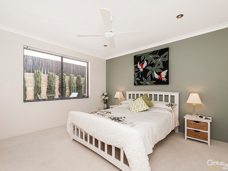 4 Glade Terrace, Ellenbrook WA 6069