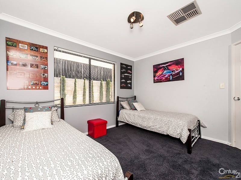 4 Glade Terrace, Ellenbrook WA 6069