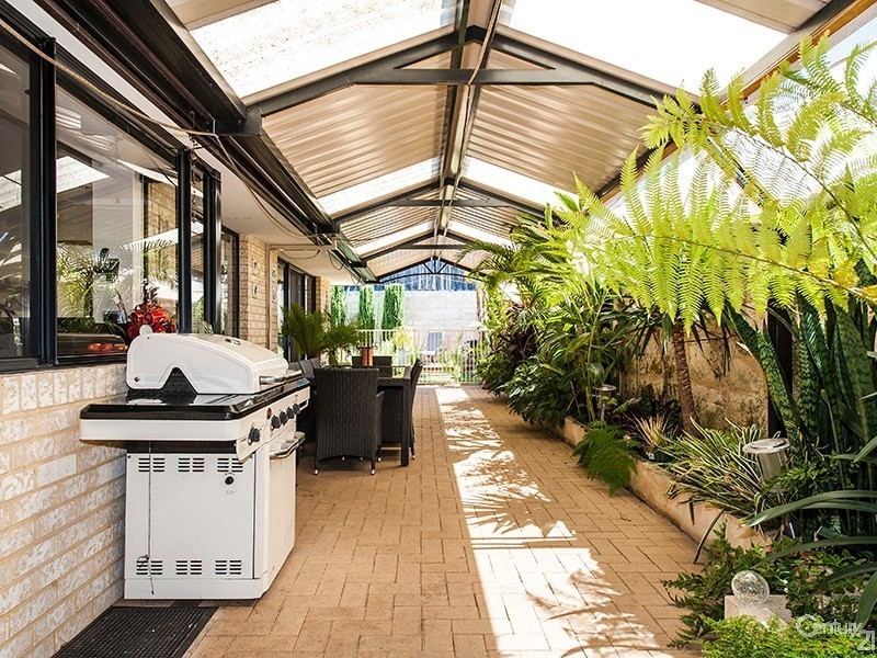 4 Glade Terrace, Ellenbrook WA 6069
