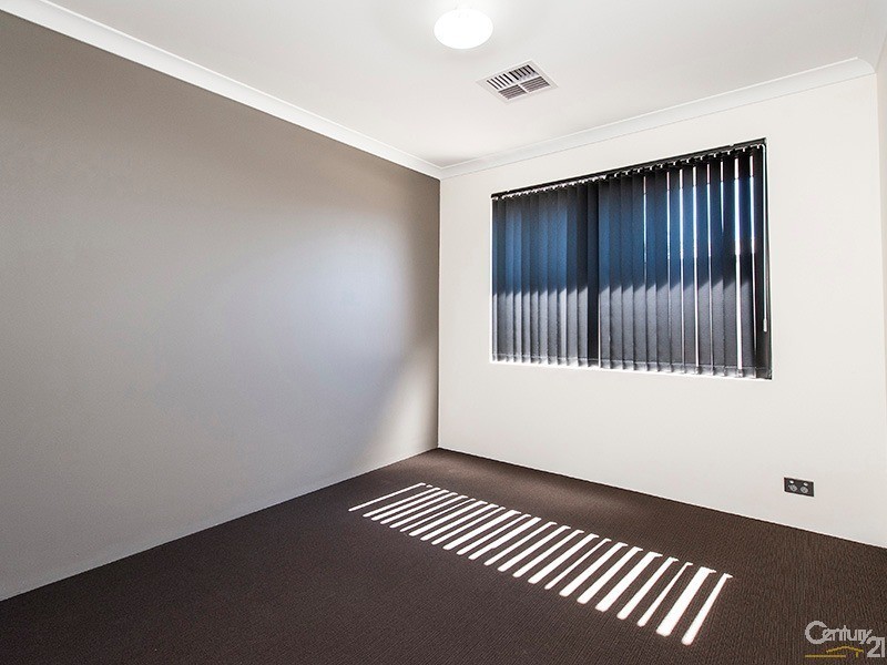 35  Windermere Boulevard, Aveley WA 6069
