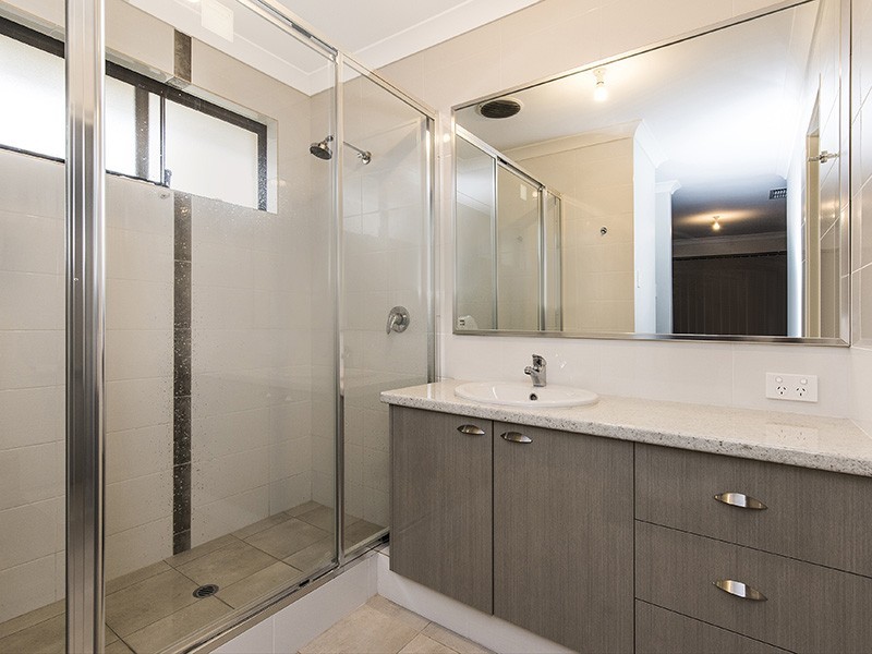 27 Alverda Parade, Aveley WA 6069