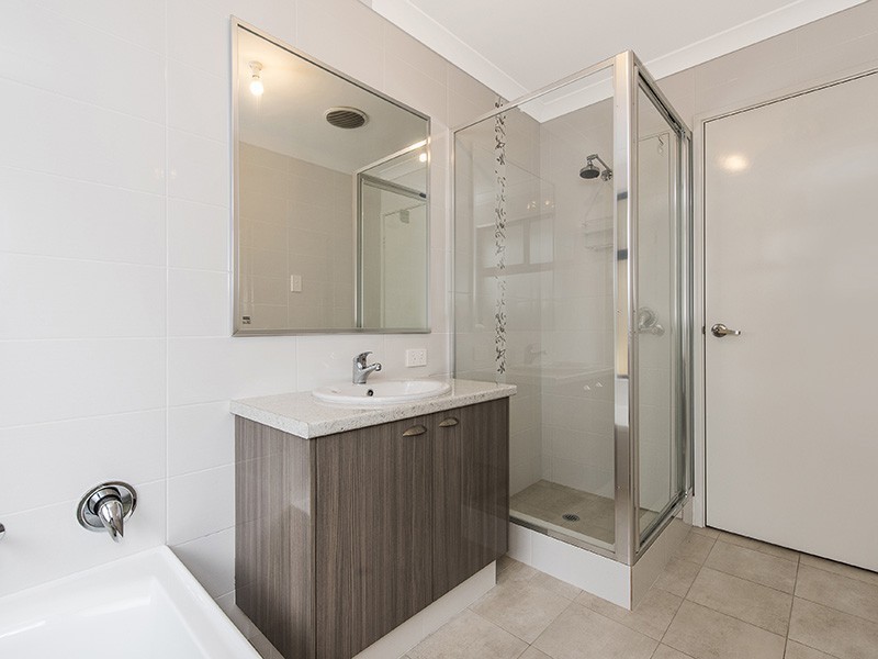 27 Alverda Parade, Aveley WA 6069