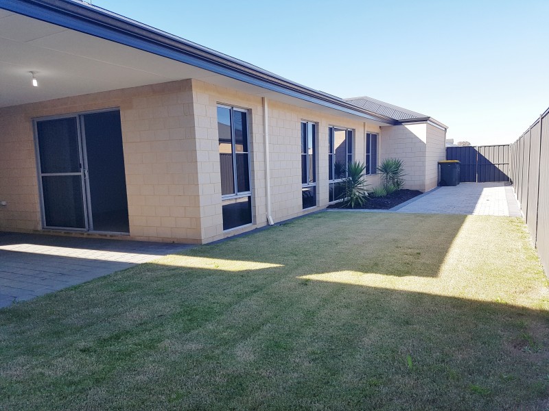 40 Ballebofey Loop, Bullsbrook WA 6084