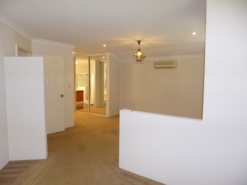 17 Leopold Turn, Ellenbrook WA 6069