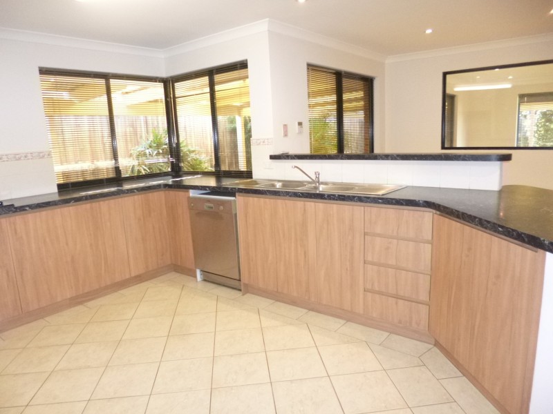 17 Leopold Turn, Ellenbrook WA 6069