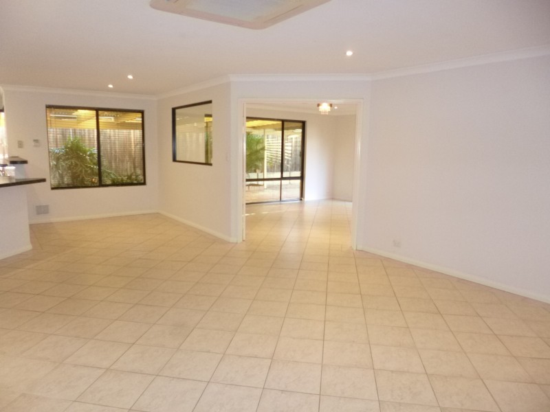 17 Leopold Turn, Ellenbrook WA 6069
