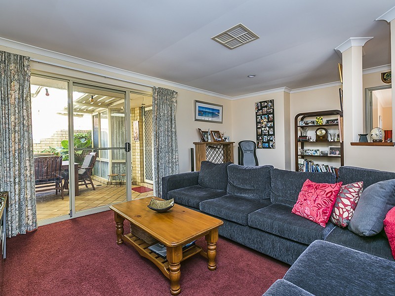 2/42 Stonehaven Parade, Kinross WA 6028