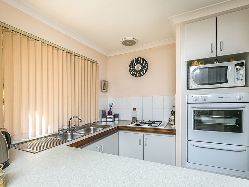 2/42 Stonehaven Parade, Kinross WA 6028