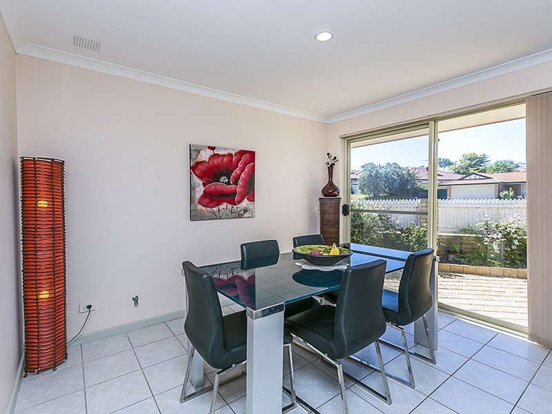 2/42 Stonehaven Parade, Kinross WA 6028