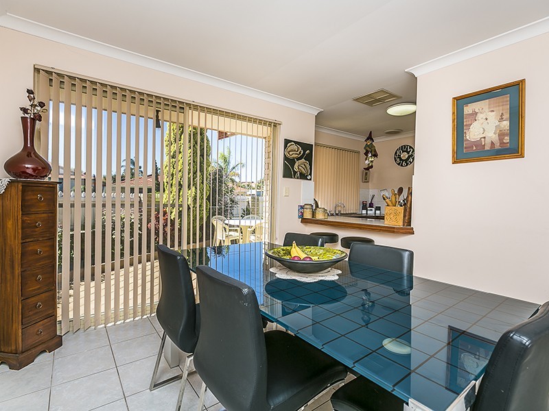 2/42 Stonehaven Parade, Kinross WA 6028