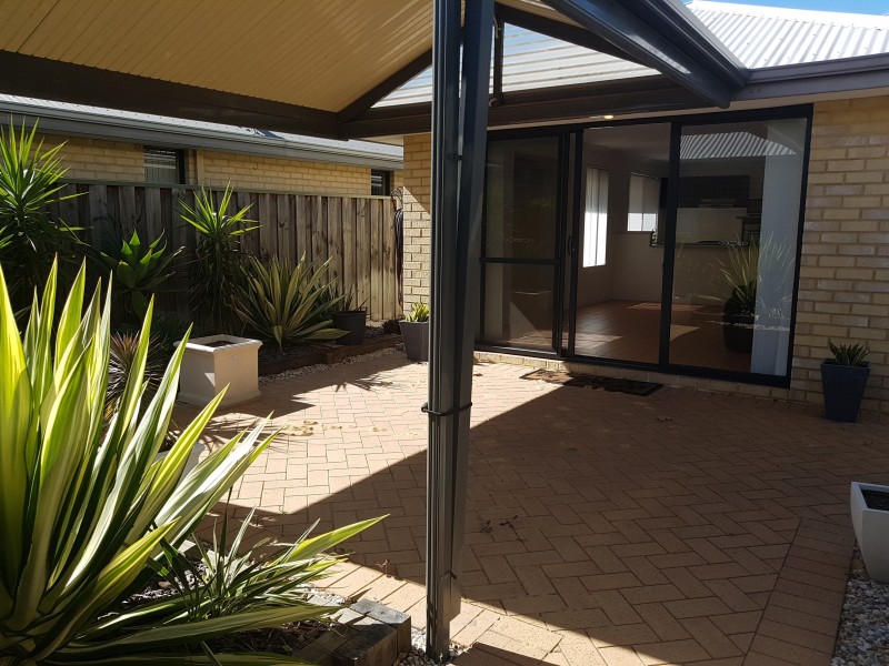 1/131 Coolamon Boulevard, Ellenbrook WA 6069