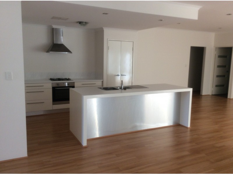 11 Minnow Fairway, Aveley WA 6069