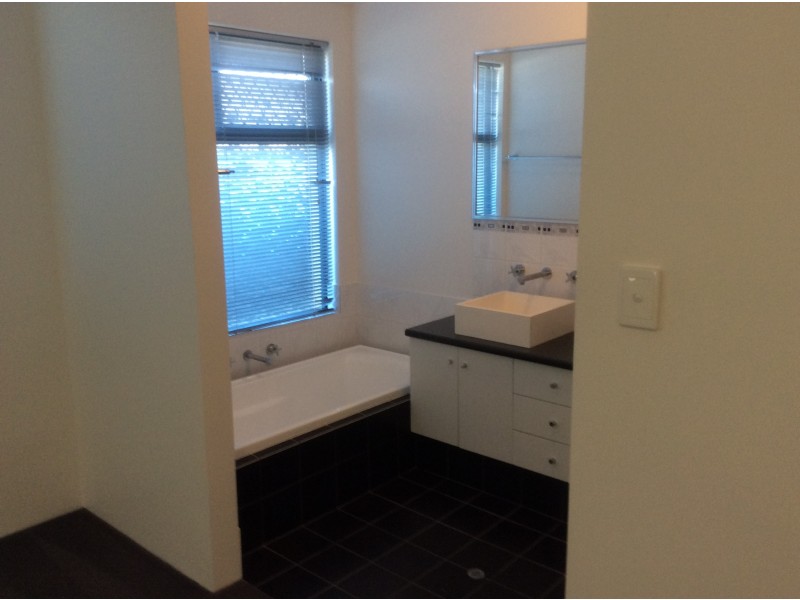 11 Minnow Fairway, Aveley WA 6069