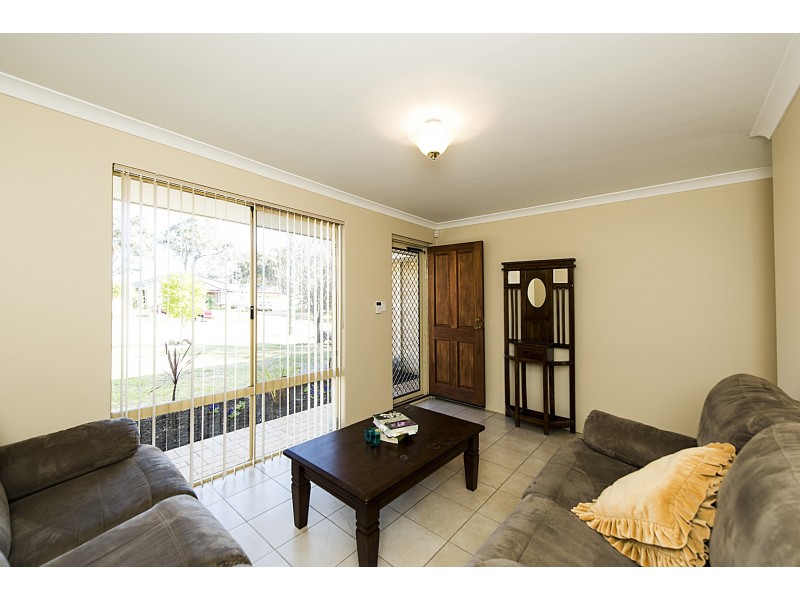 13 Gladstone Ave, Swan View WA 6056