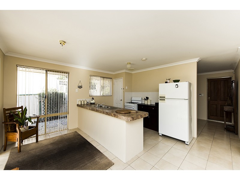 13 Gladstone Ave, Swan View WA 6056