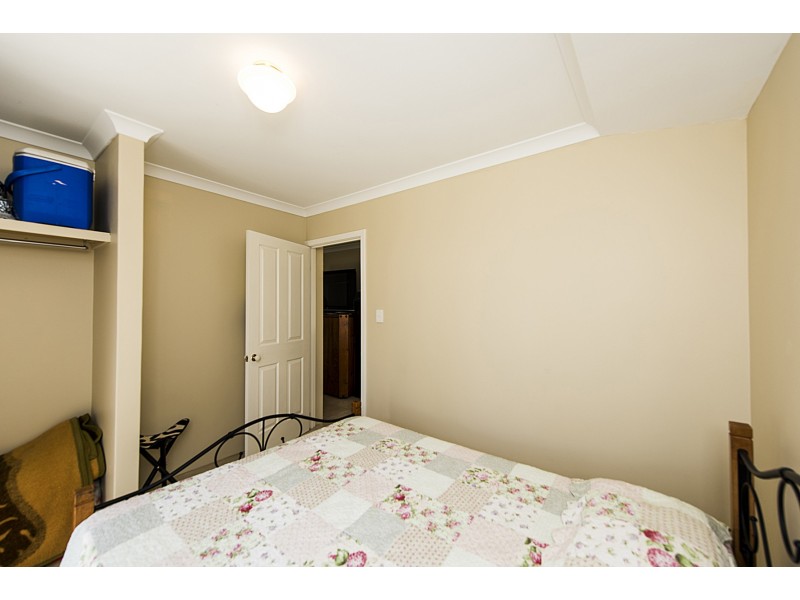 13 Gladstone Ave, Swan View WA 6056