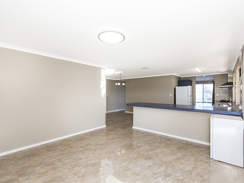 48 Lombardy Crescent, Caversham WA 6055