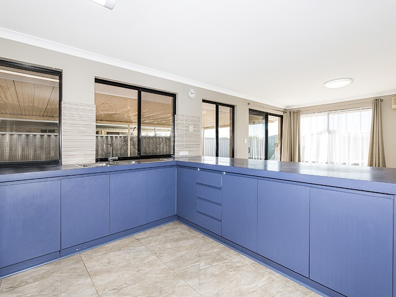 48 Lombardy Crescent, Caversham WA 6055