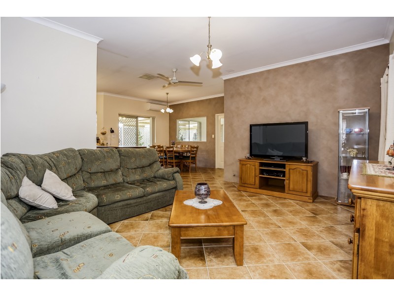 6 Lacebark Court, Ellenbrook WA 6069